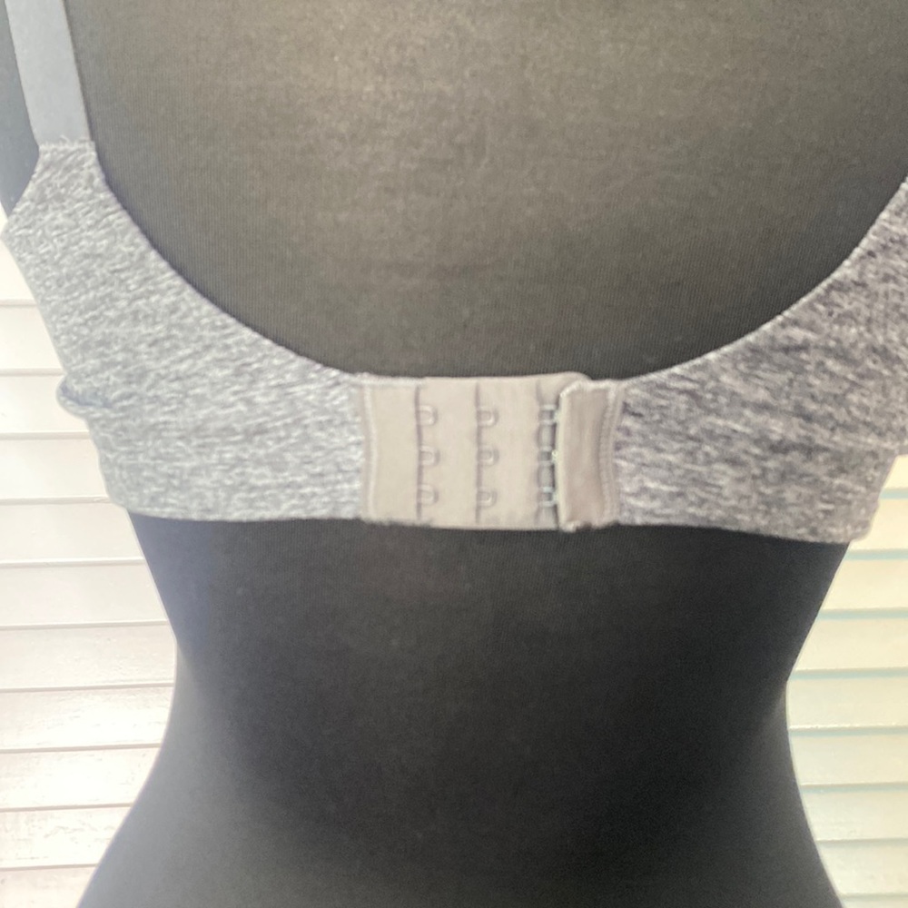 Hanes Gray Underwire Bra Size 38D - Picture 4 of 5